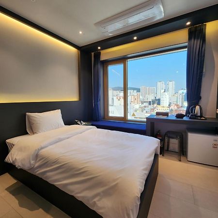 בוסאן Gold Stone Hotel מראה חיצוני תמונה