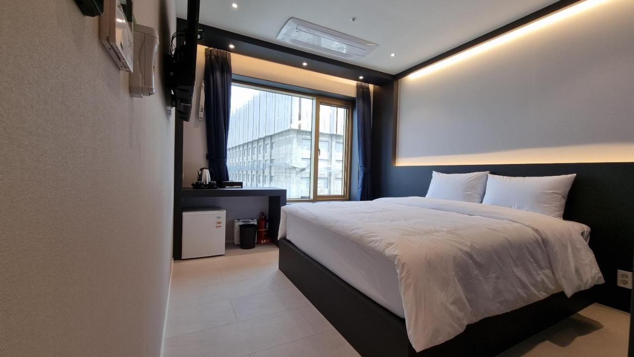 בוסאן Gold Stone Hotel מראה חיצוני תמונה