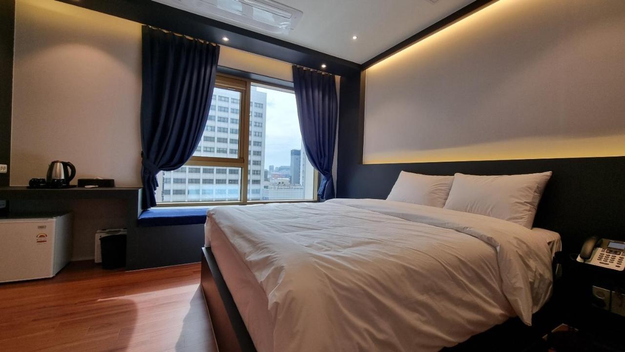 בוסאן Gold Stone Hotel מראה חיצוני תמונה