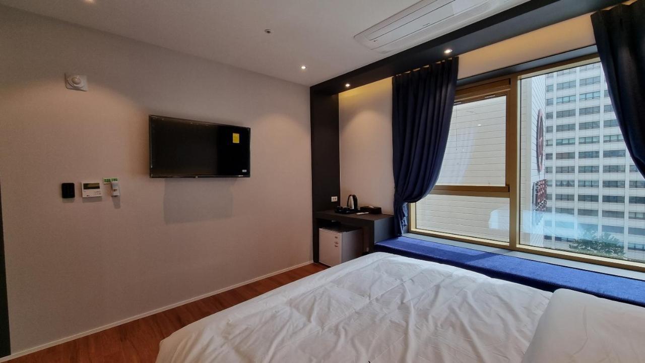 בוסאן Gold Stone Hotel מראה חיצוני תמונה